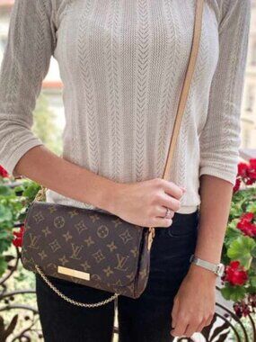 LOUIS VUITTON Favorite MM Crossbody Bag